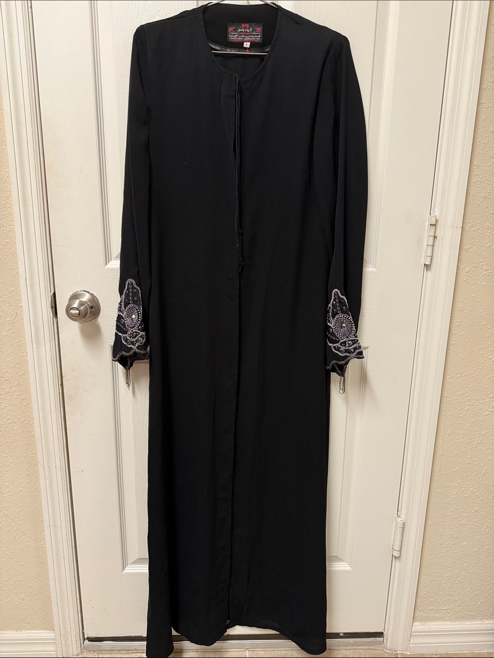 New Black Long Embroidered Sleeve Abaya